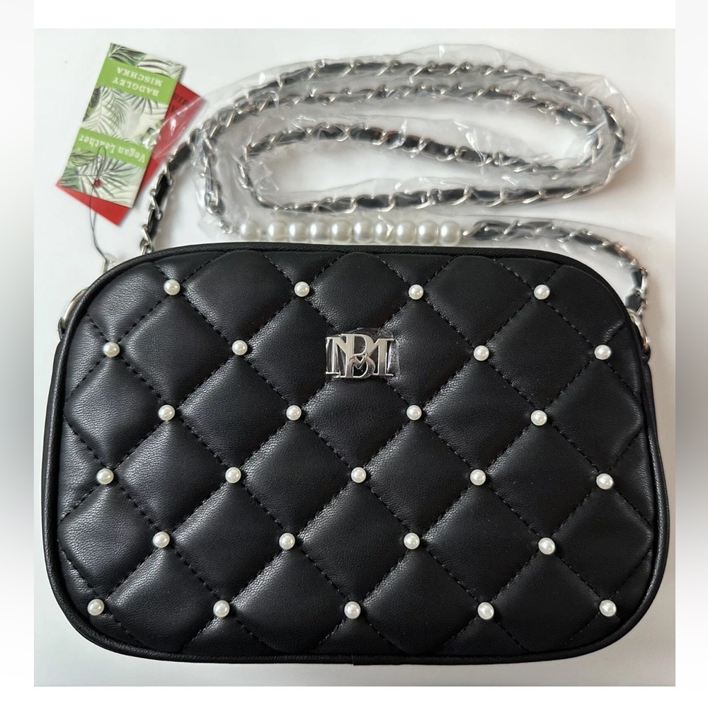 NWT Badgley Mischka Diamond Quilted Pearl Crossbody Vegan Leather Camera Bag - Picture 1 of 10